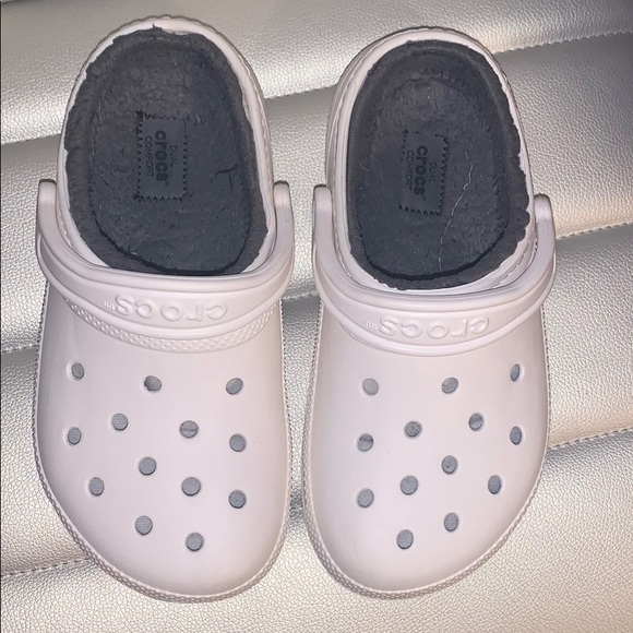 fuzzy crocs women's white